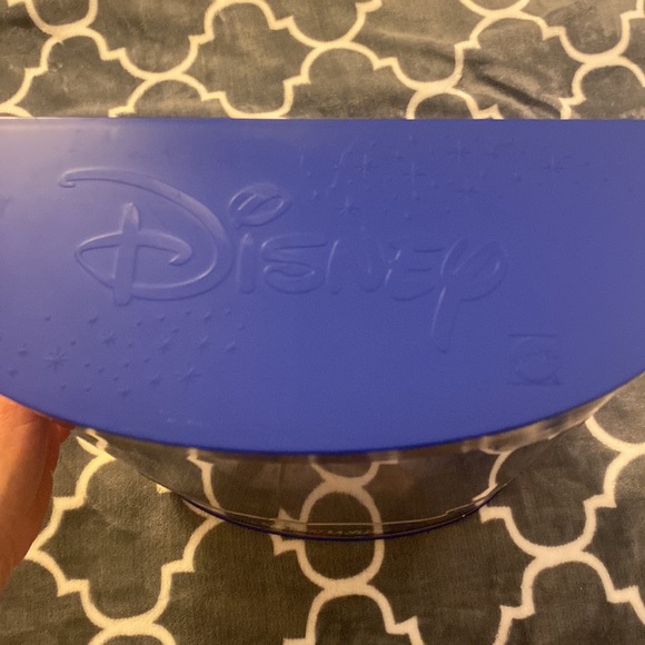 NRFB Disney’s Snow White Holiday Princess 3rd in a Special Edition series doll - Picture 13 of 13